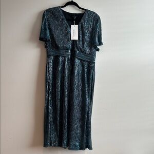 Elegant Teal Evening Dress with shimmer details, soze 12, NWT, flattering